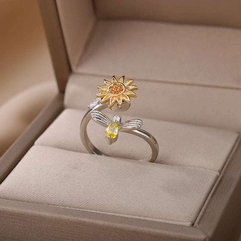 Sunflower Bloom Trap Ring